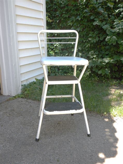 Green Wicker Chair Indoor Outdoor Spring Summer Easter Patio Deck Lake. . Craigslist furniture omaha